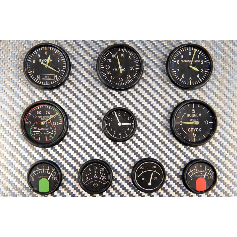 SET D'INSTRUMENTS CHASSEURS RUSSES 39-45 1:3