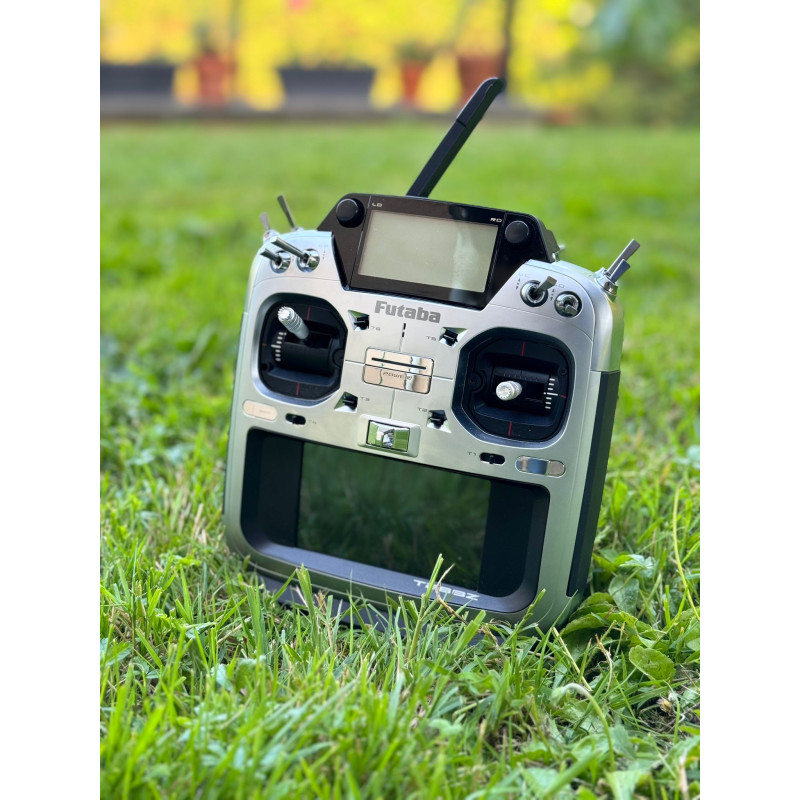 Radio FUTABA T26SZ with 3 receiver 7208
