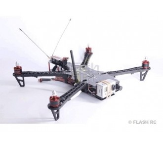 Il quadcopter "Discovery" del Team Black Sheep è stato fotografato su TBS