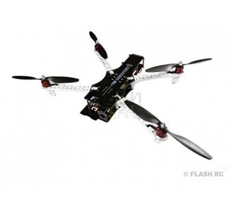 Il quadcopter "Discovery" del Team Black Sheep è stato fotografato su TBS