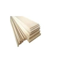 "Balsa" en español se traduce como **"balsa"** también. 

El término es igual en ambos idiomas y se refiere tanto a:
- La embarc